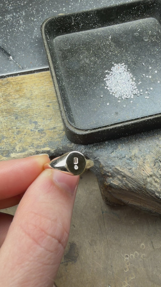 The Mini Exclamation Signet
